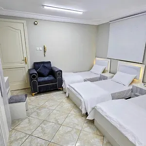 راقية قرب المسجد النبوي 1 المدينة المنورة